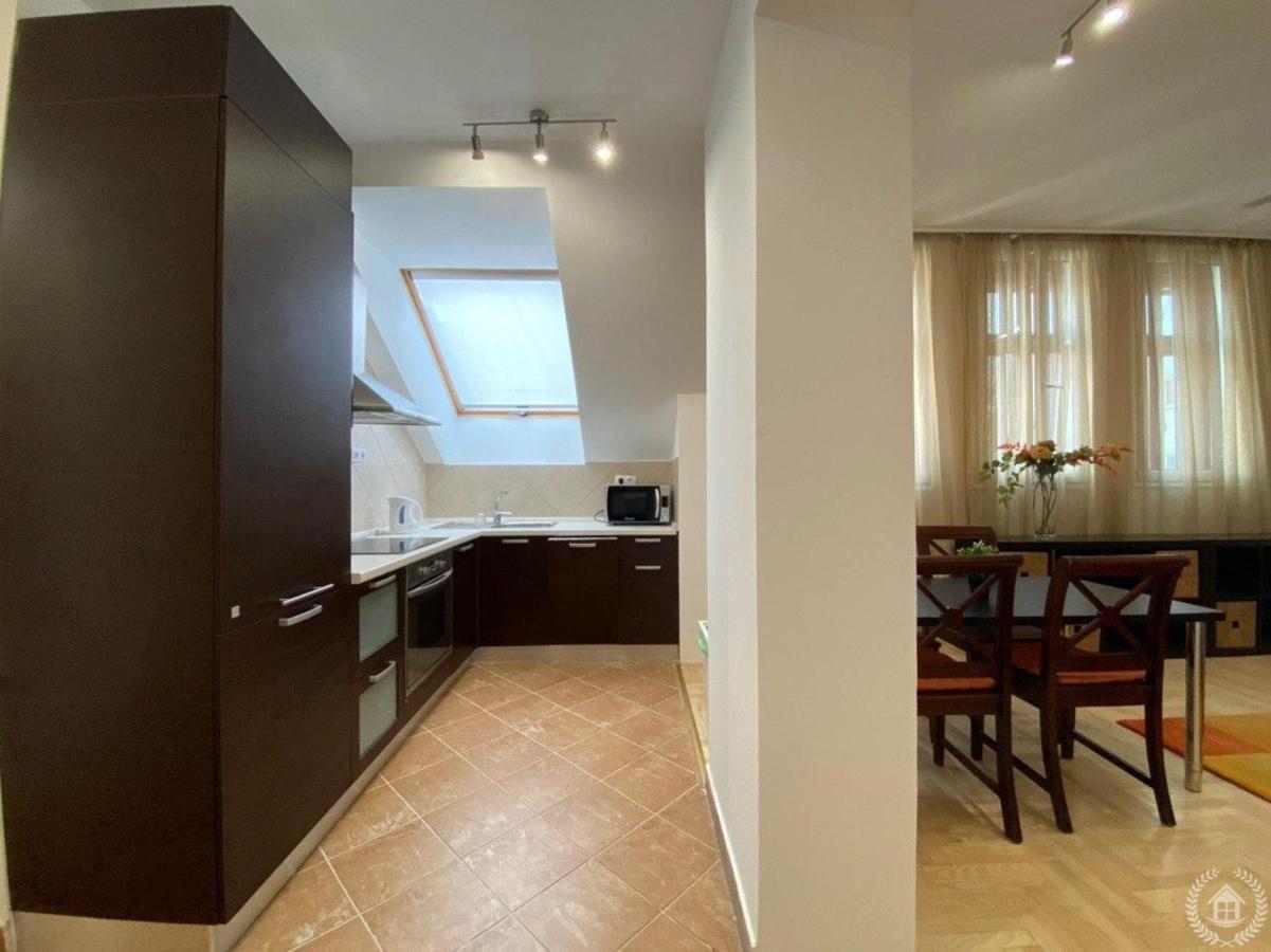 Downtown Gozsdu Vibe Apartments Budapest Bagian luar foto